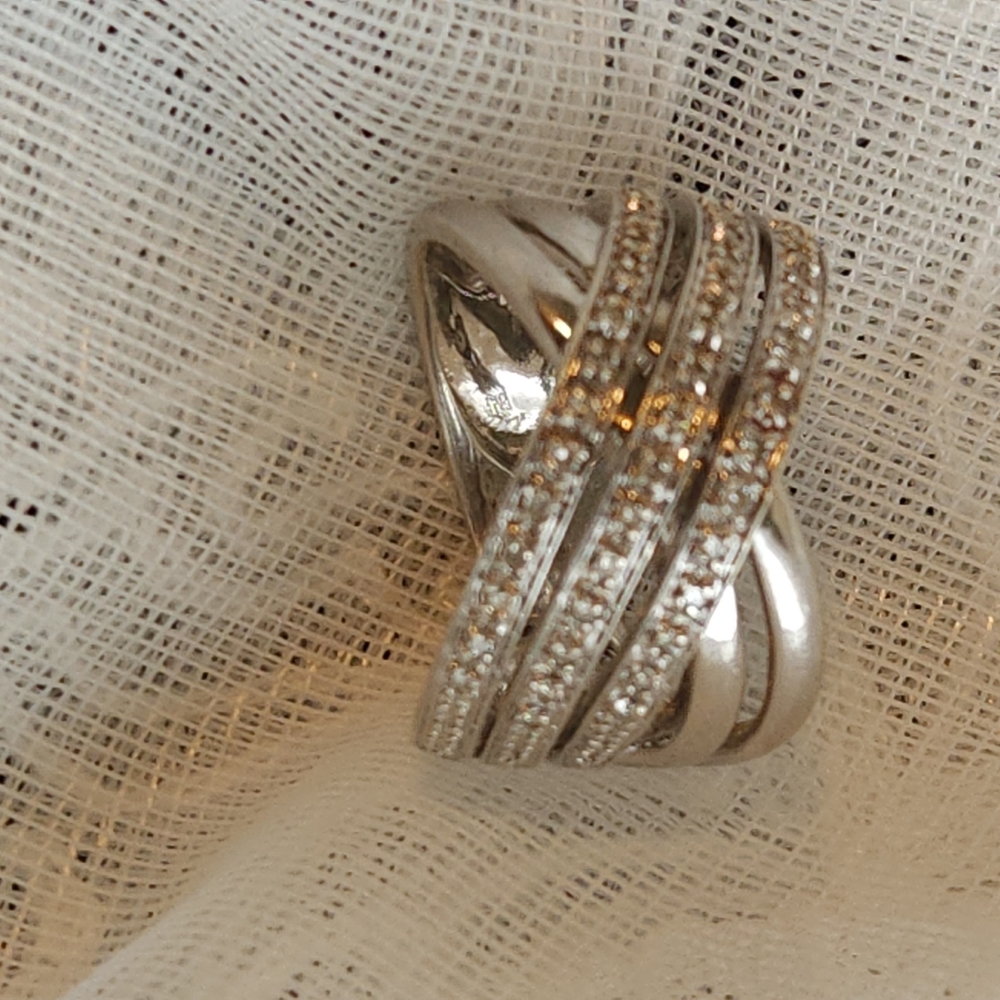 ring - Picture 2 of 8